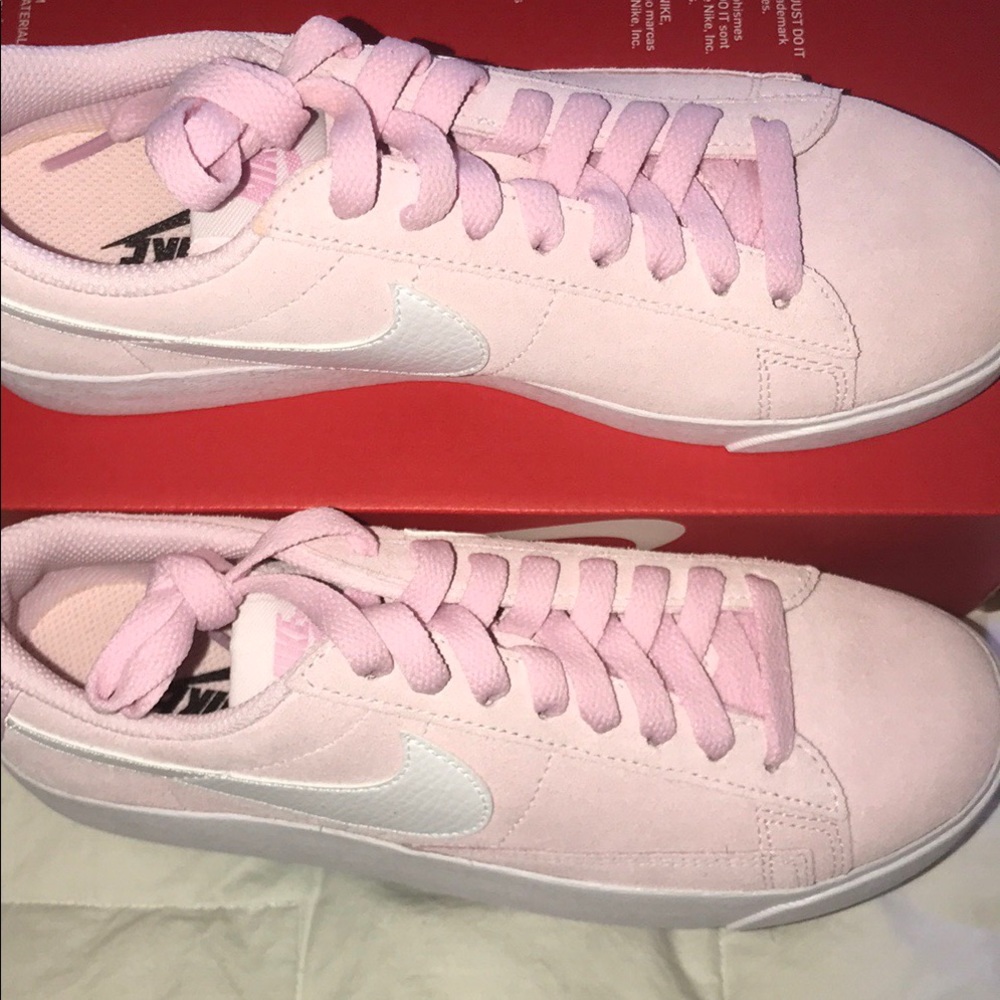 >✅NIKE BLAZER LOE SD SUEDE PINK WHITE COMFY LOW TOP LACE UP CUTE 🥰 BRAND NEW